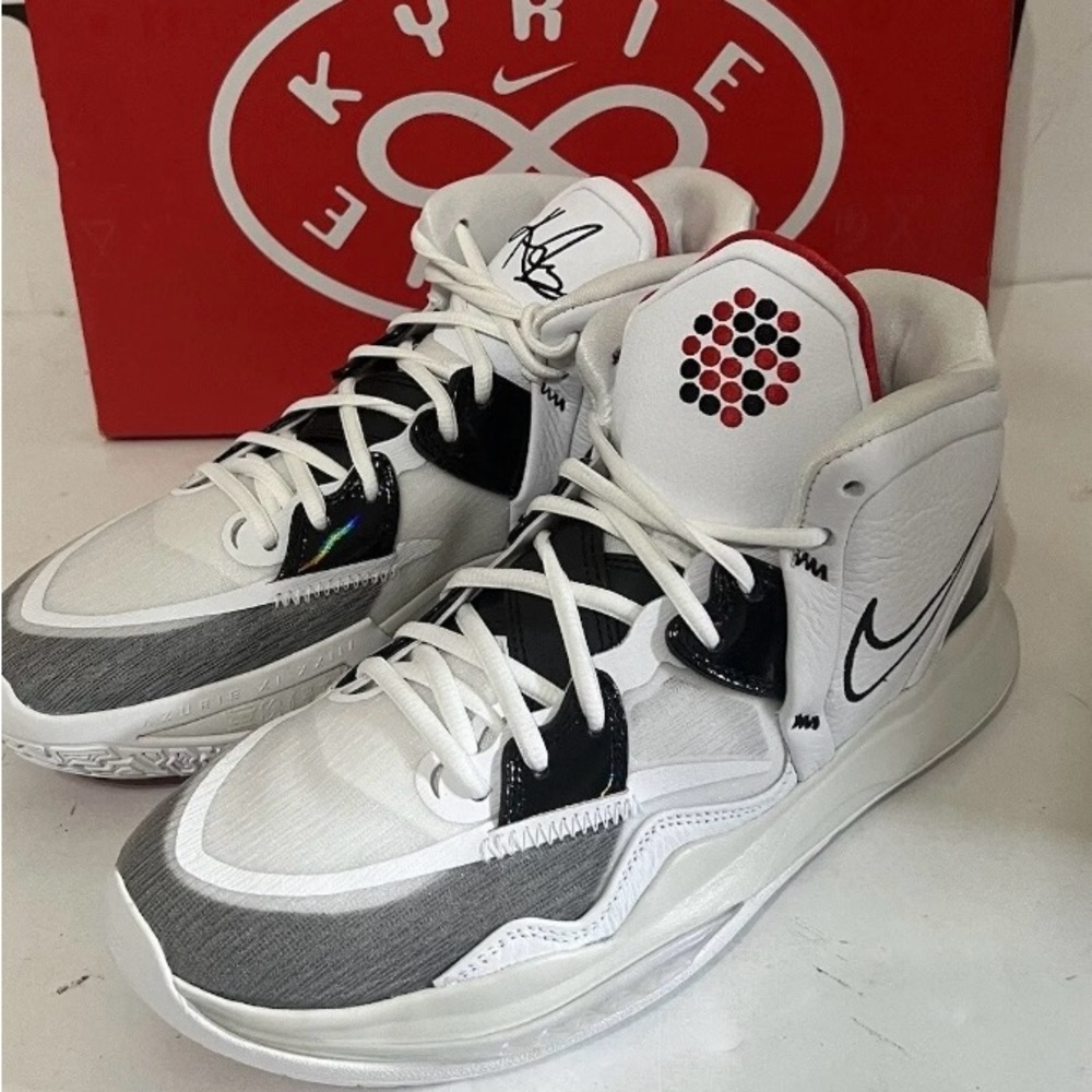 Nike Kyrie 8 Men’s Size 7.5 Basketball Shoes